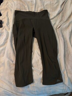 Lululemon Train Times Crop 17” Dark Olive – Size 6 Full-On Luxtreme fabric